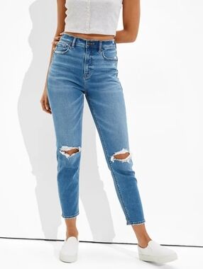🆕️ American Eagle AE Ne(x)t Level Soft Knit Ripped Mom Jeans in Rustic Blue